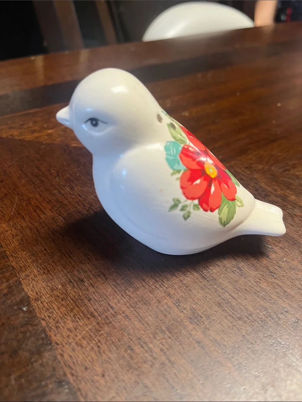 Pioneer woman  White Ceramic Floral Bird Figurines Salt & Pepper Shaker Set of 2
